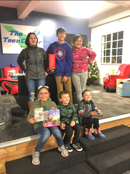 Avalon spreads Christmas Spirit