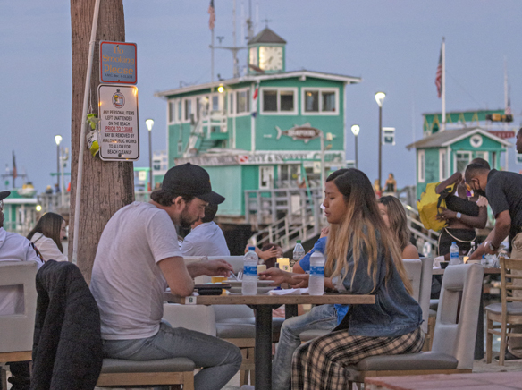 Outdoor dining to continue at night